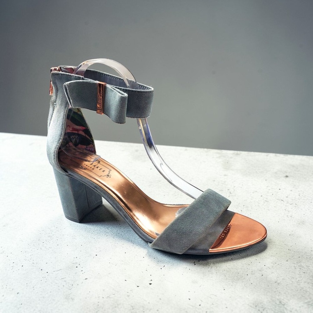 Ted Baker Katryne Gray Suede Barely There Block Heeled Sandals Sz 9.5